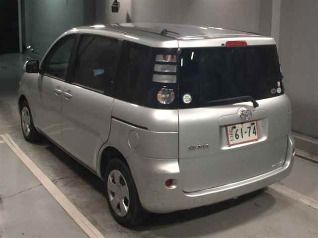 TOYOTA SIENTA 2009