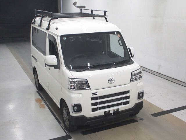 TOYOTA PIXIS VAN 2023