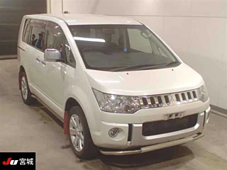 MITSUBISHI DELICA D5 2016