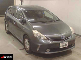 TOYOTA PRIUS ALPHA 2012