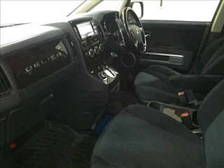 MITSUBISHI DELICA D5 2016