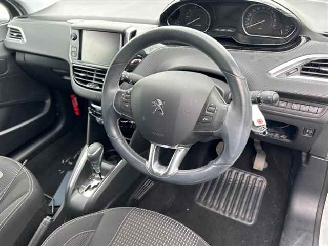 PEUGEOT 208 2016