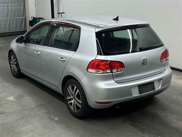 VOLKSWAGEN GOLF 2009
