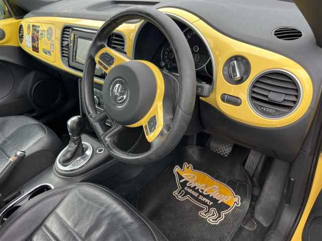 VOLKSWAGEN THE BEETLE 2012