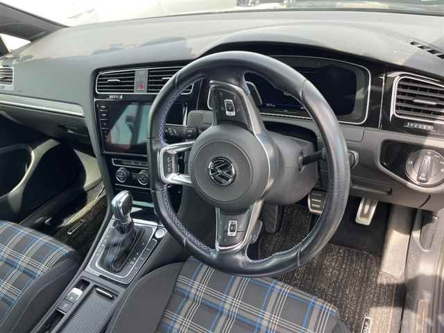 VOLKSWAGEN GOLF 2017