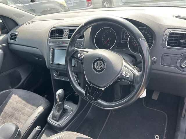 VOLKSWAGEN POLO 2017