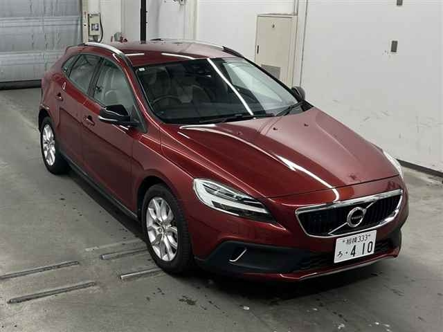 VOLVO V40 2017