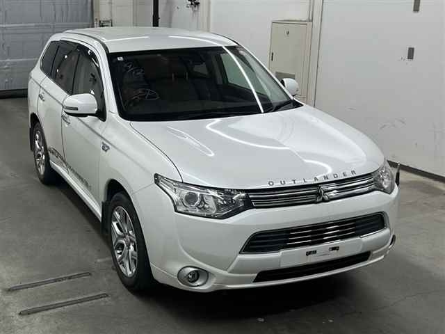 MITSUBISHI OUTLANDER PHEV 2014