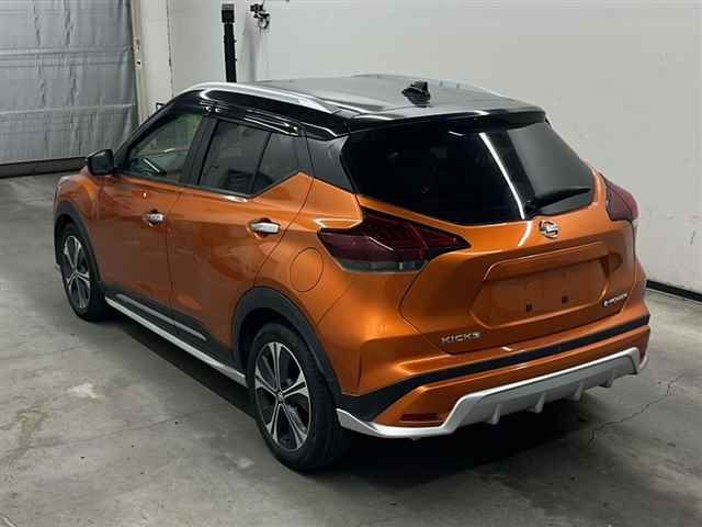 NISSAN KIX 2022