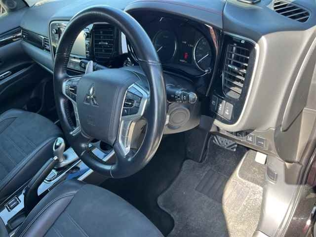 MITSUBISHI OUTLANDER PHEV 2015
