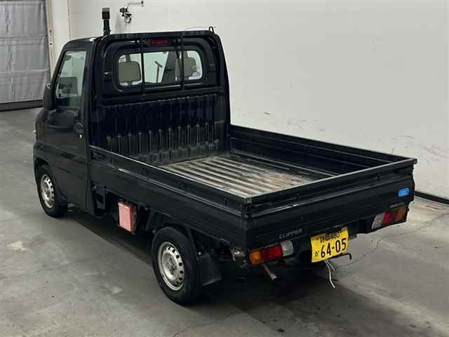 NISSAN CLIPPER TRUCK 2010
