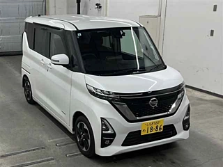 NISSAN ROOX 2023