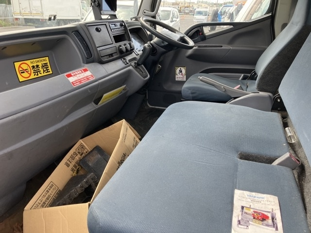 MITSUBISHI CANTER 2012