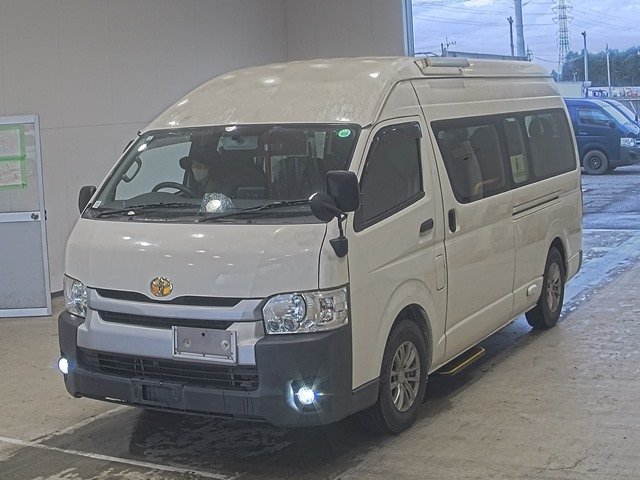 TOYOTA HIACE 2016