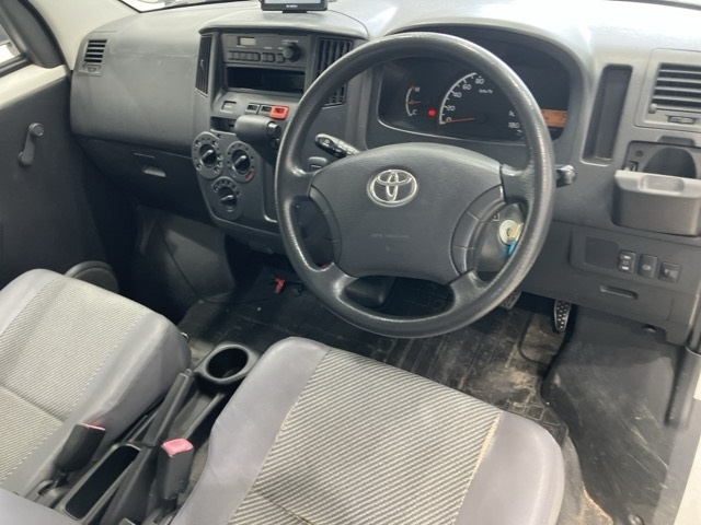 TOYOTA TOWN ACE VAN 2011