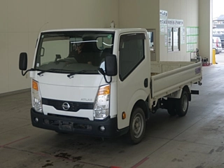 NISSAN TRUCK 2019