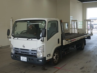 NISSAN TRUCK 2010