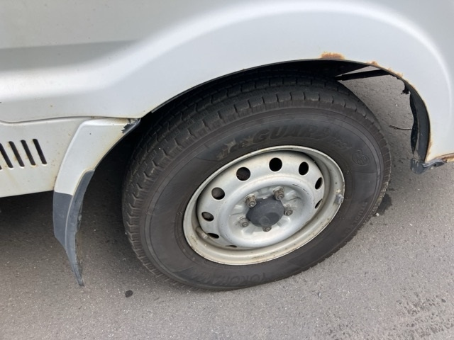 MAZDA BONGO 2012