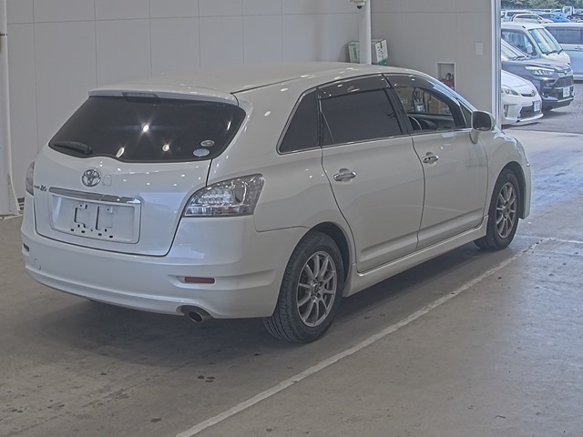 TOYOTA MARK X ZIO 2010