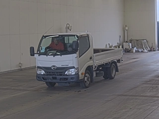 HINO DUTRO 2017