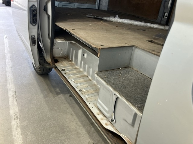 NISSAN CARAVAN VAN 2011