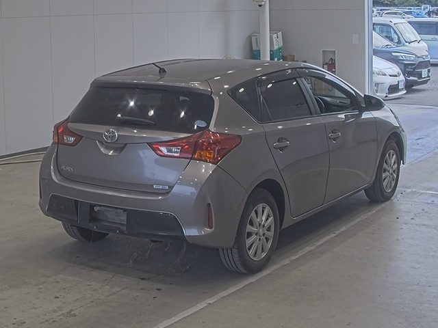 TOYOTA AURIS 2012