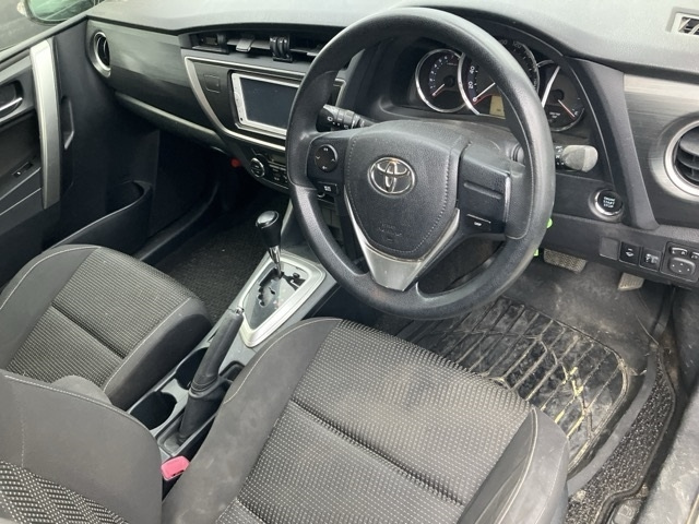 TOYOTA AURIS 2012