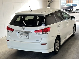 TOYOTA WISH 2011