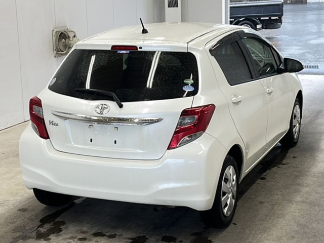 TOYOTA VITZ 2016