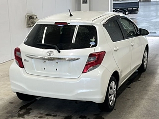 TOYOTA VITZ 2016