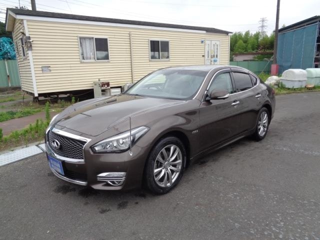 NISSAN FUGA 2018
