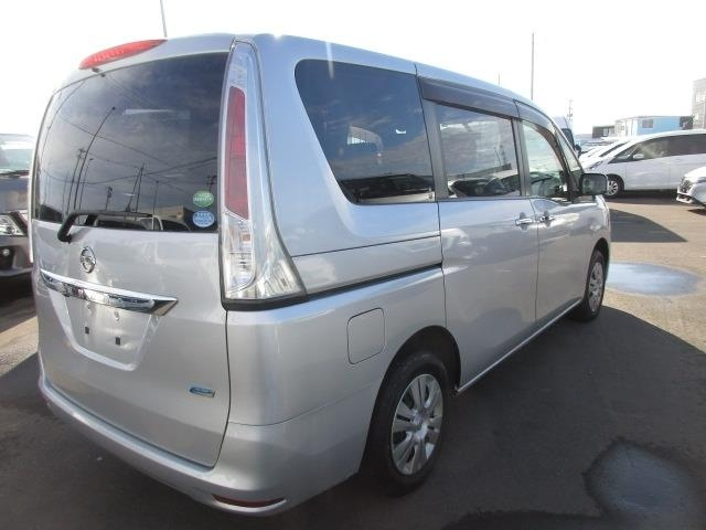 NISSAN SERENA 2012