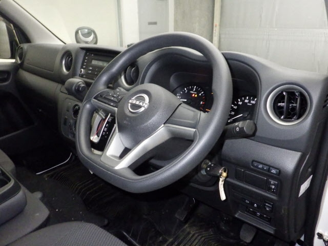 NISSAN CARAVAN VAN 2024