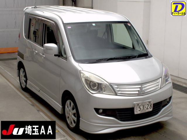 MITSUBISHI DELICA D2 2012