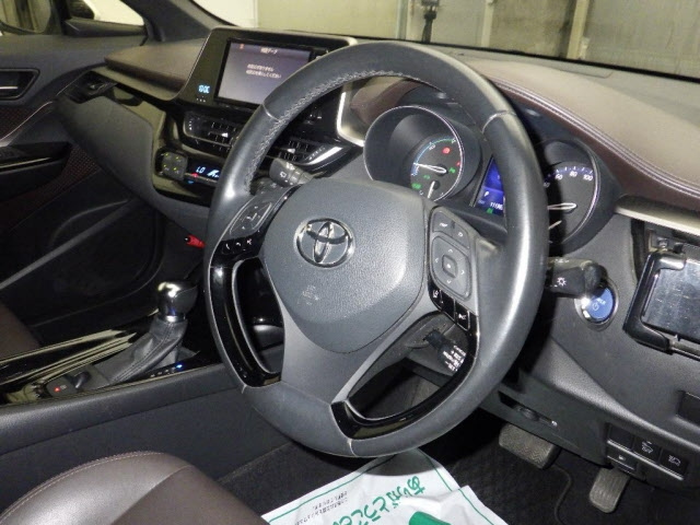TOYOTA C-HR 2017