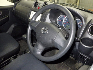 NISSAN KIX 2010
