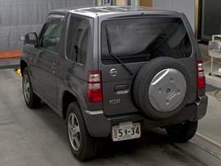 NISSAN KIX 2010