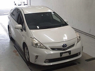 TOYOTA PRIUS ALPHA 2012