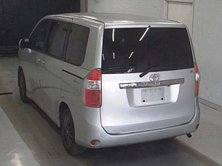 TOYOTA NOAH 2008
