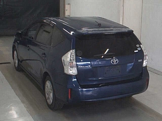 TOYOTA PRIUS ALPHA 2012