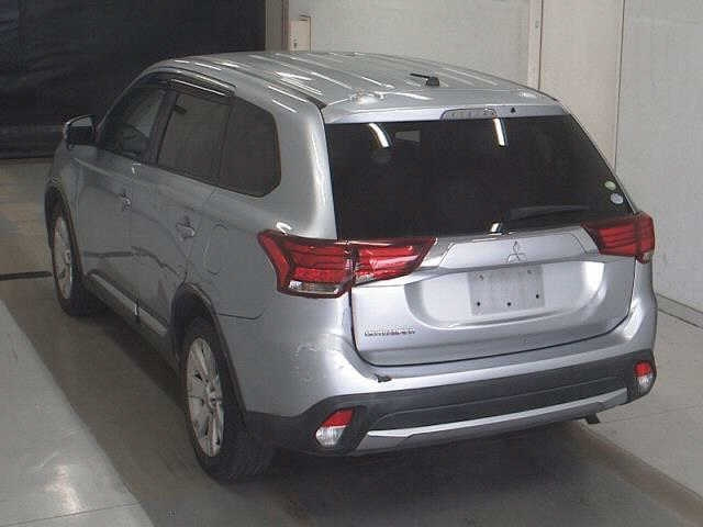 MITSUBISHI OUTLANDER 2015