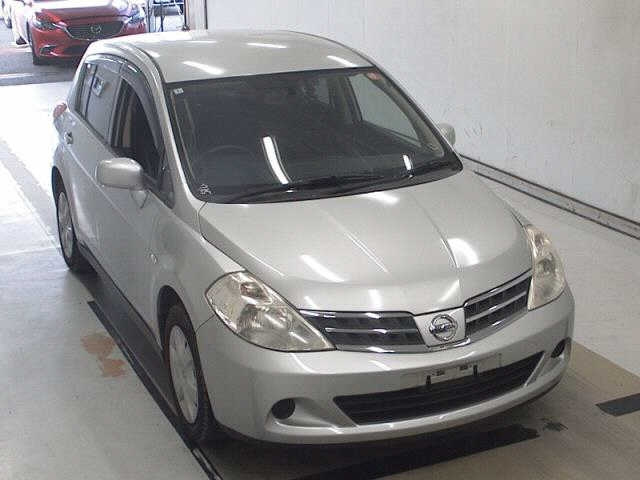 NISSAN TIIDA 2012