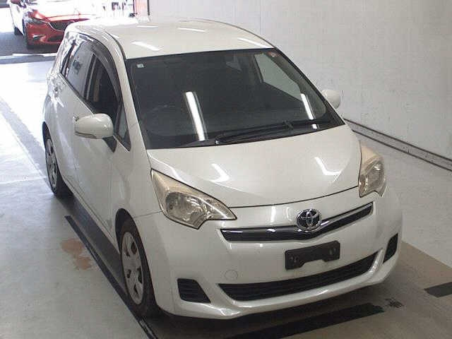 TOYOTA RACTIS 2012