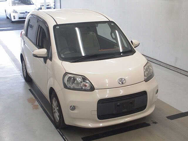 TOYOTA PORTE 2013