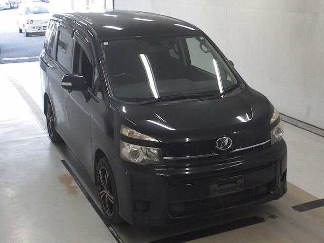 TOYOTA VOXY 2012