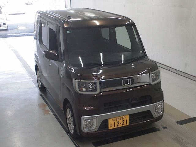 DAIHATSU WAKE 2016