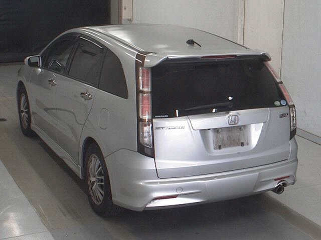 HONDA STREAM 2011