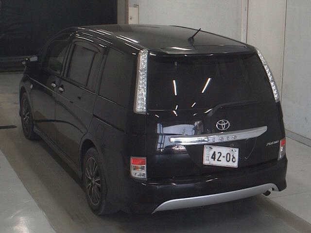 TOYOTA ISIS 2013