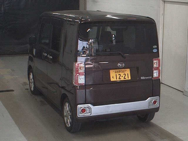 DAIHATSU WAKE 2016