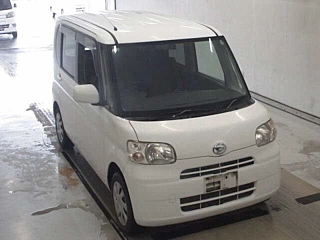 DAIHATSU TANTO 2011